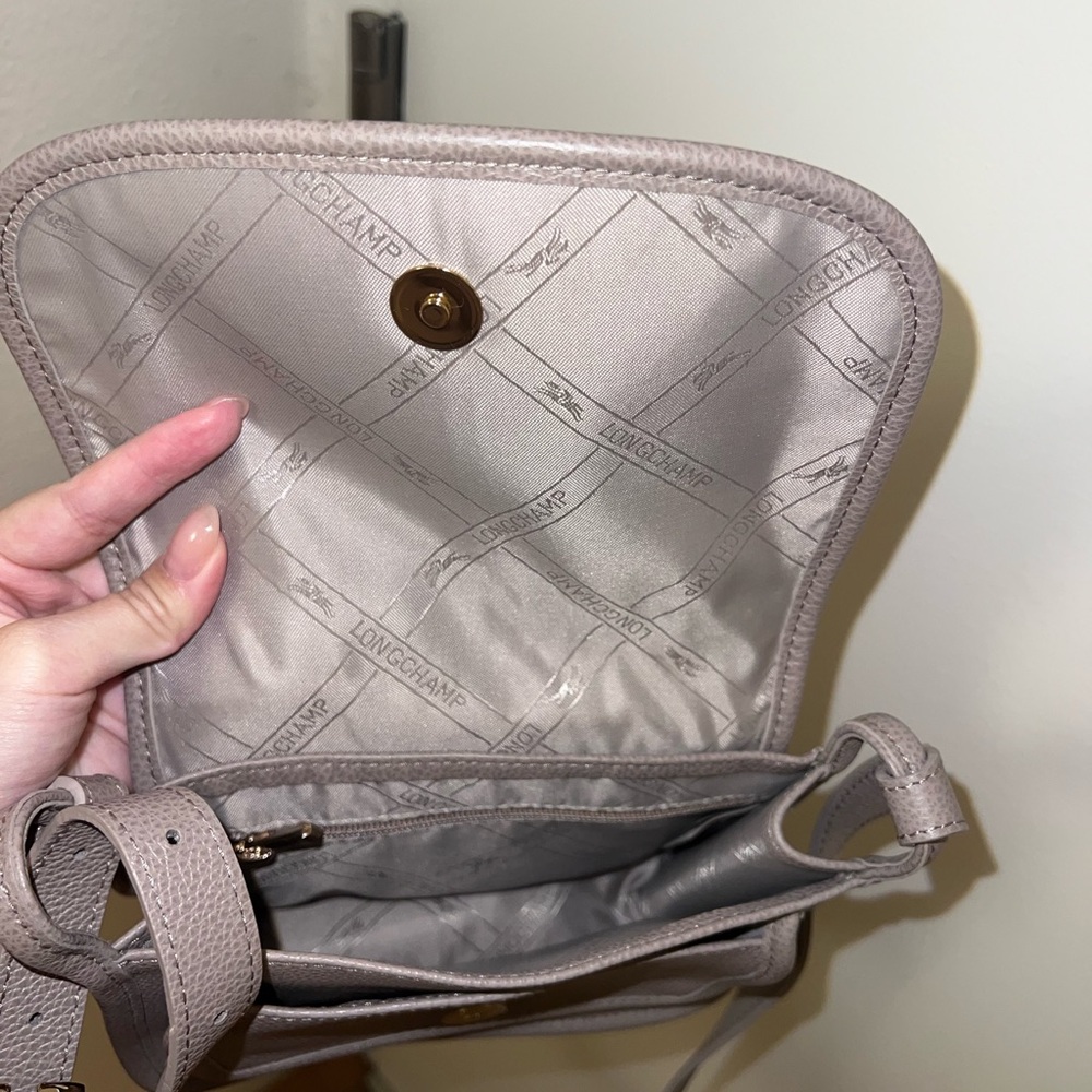 Longchamp Le Foulonne Elegant Taupe Leather Crossbody Bag - Picture 3 of 4